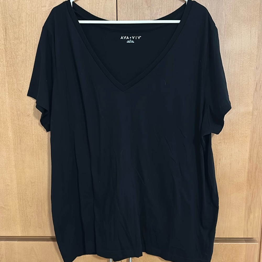 Ava & Viv black tee size 3X